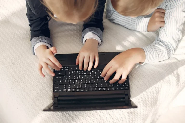Kidsworldfun Review: What It Is, Features, Safety, and Alternatives